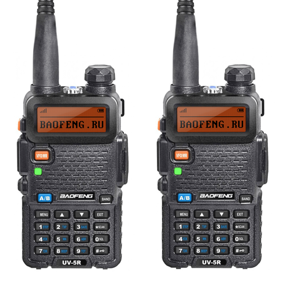 Рация Baofeng UV-5r на белом фоне