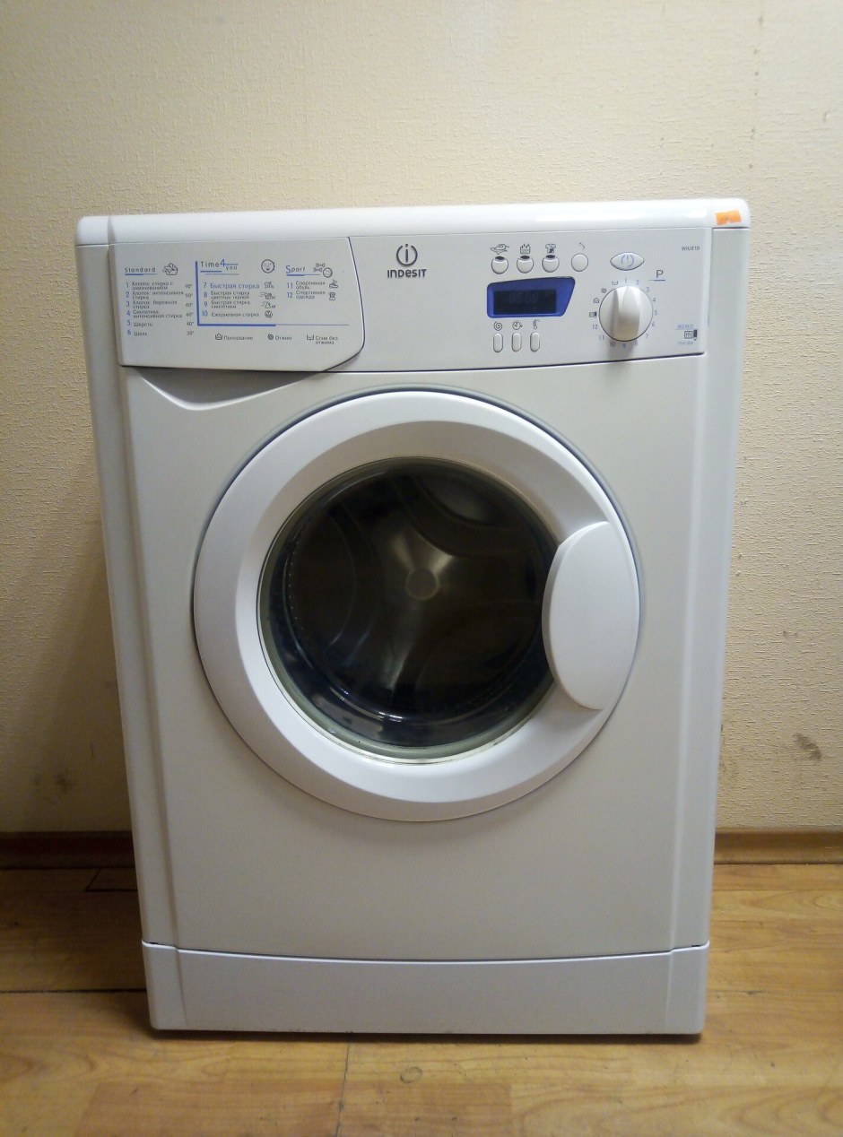 Стиральная машина Indesit WIUN 102