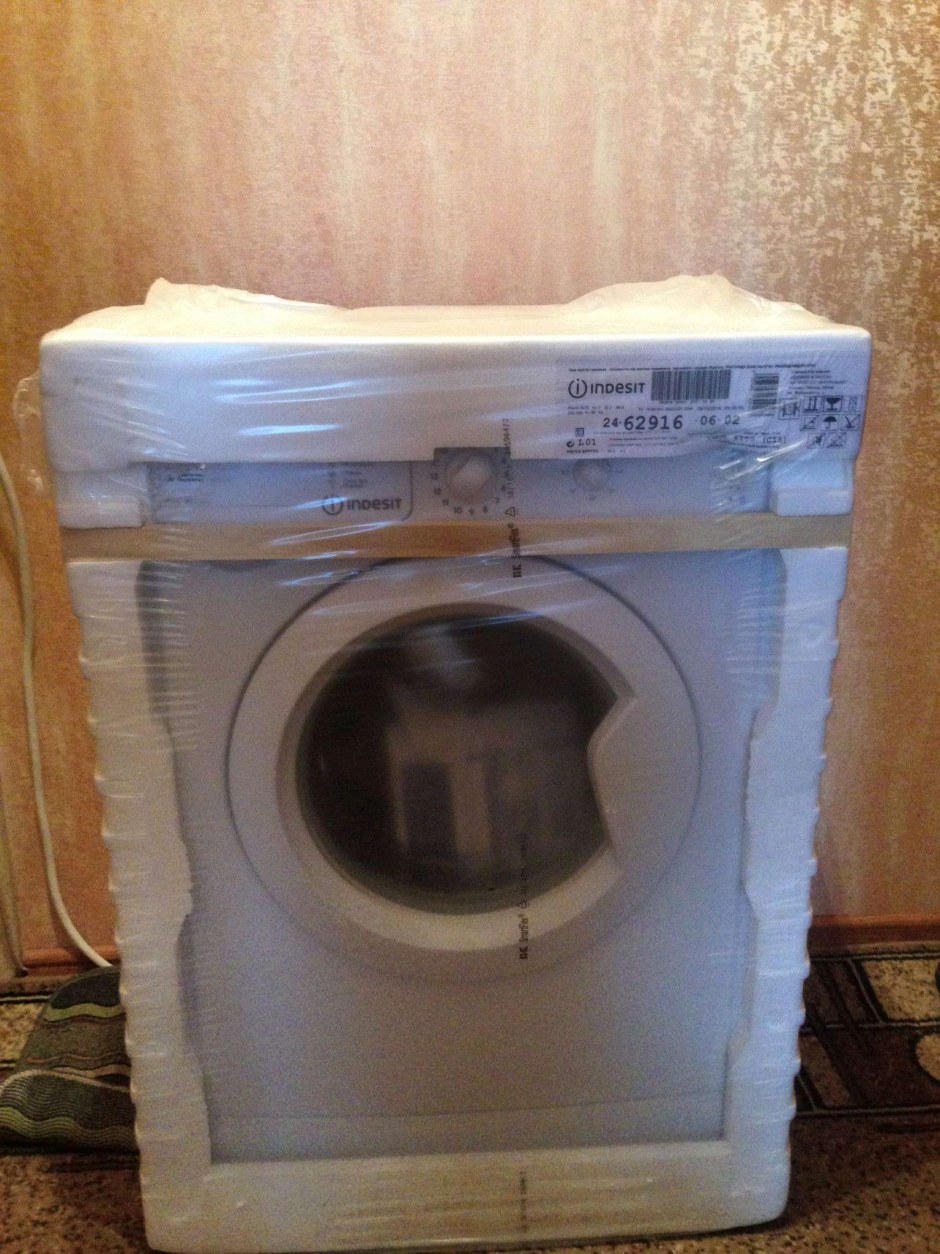 Машинка стиральная Indesit IWUB 4105