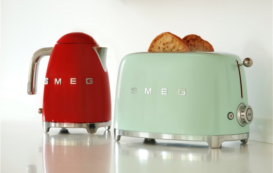 Чайник Smeg klf03, красный
