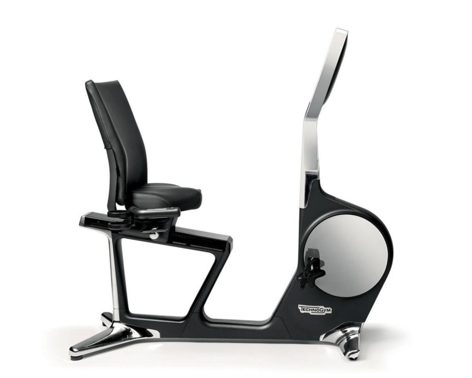 Горизонтальный велотренажер Technogym Recline Artis Unity