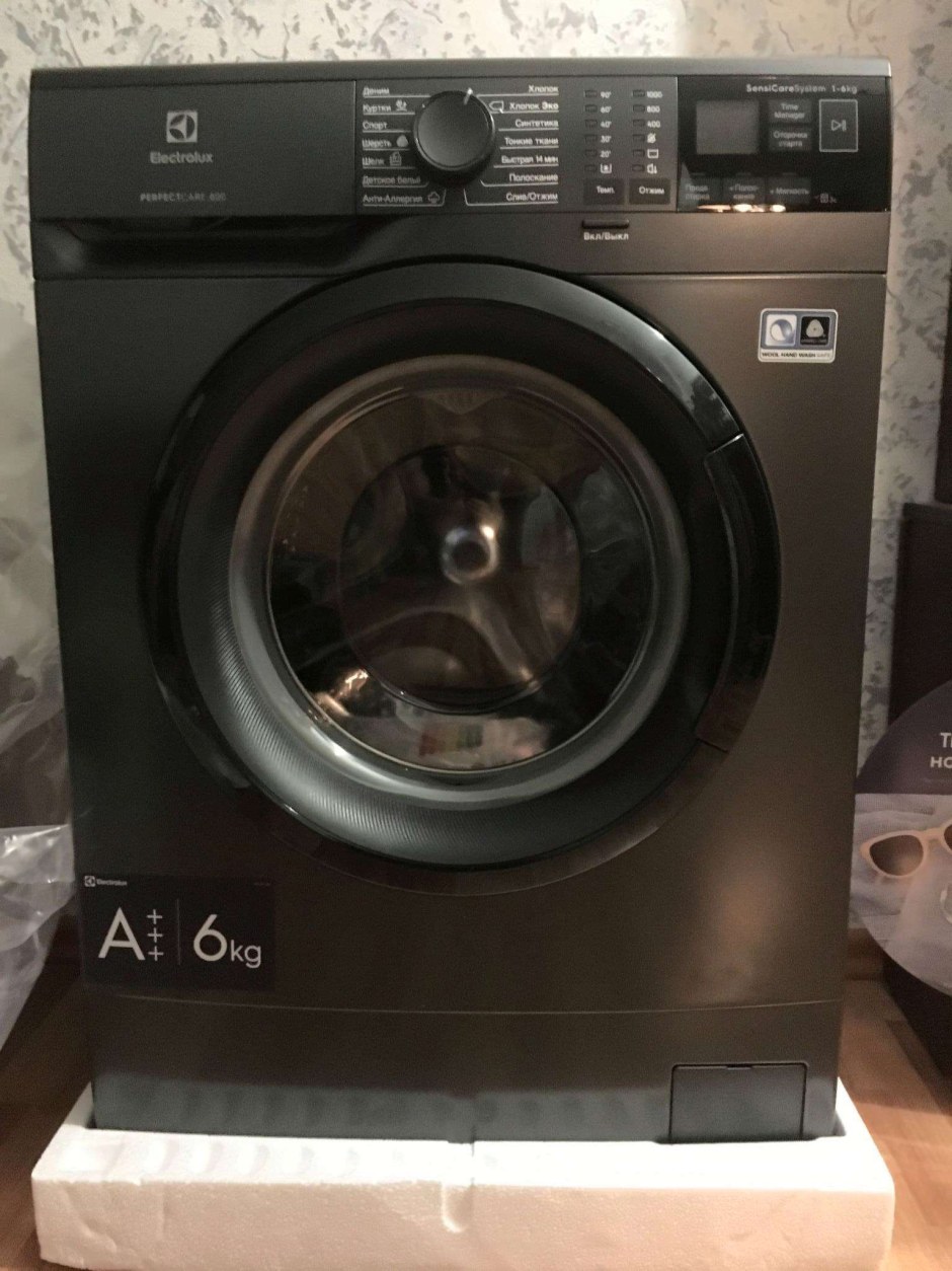 Стиральная машина Electrolux PERFECTCARE 600 ew6s4 r06bx черная