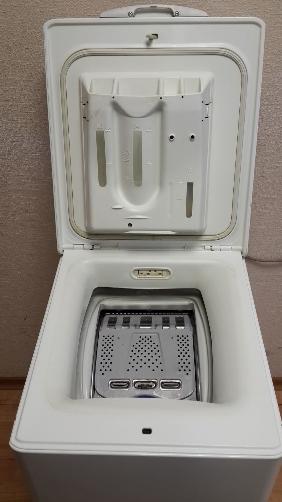 Стиральная машина Electrolux EWT 1021