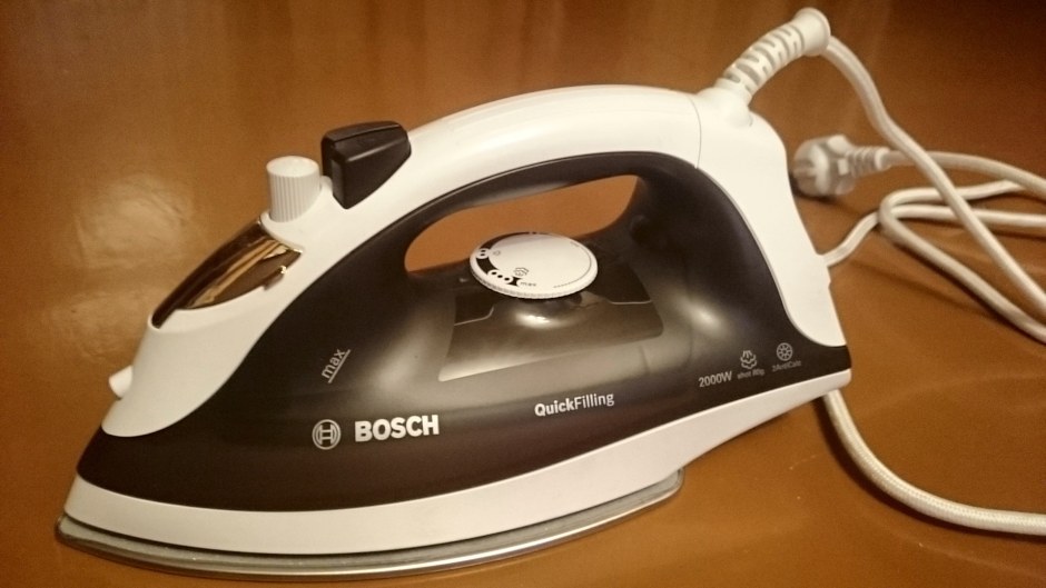 Утюг Bosch QUICKFILLING 2000w подошва