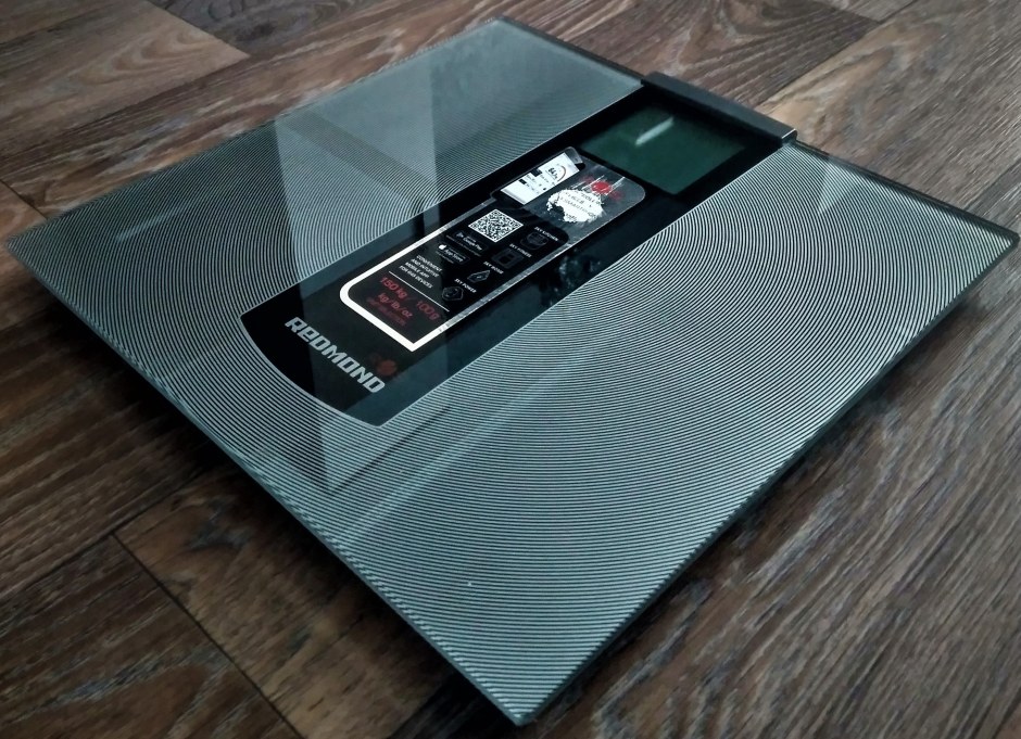 Весы напольные Redmond RS-739