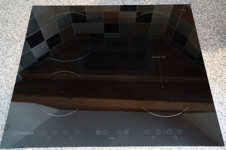 Индукционная варочная панель Indesit vid 641 b c