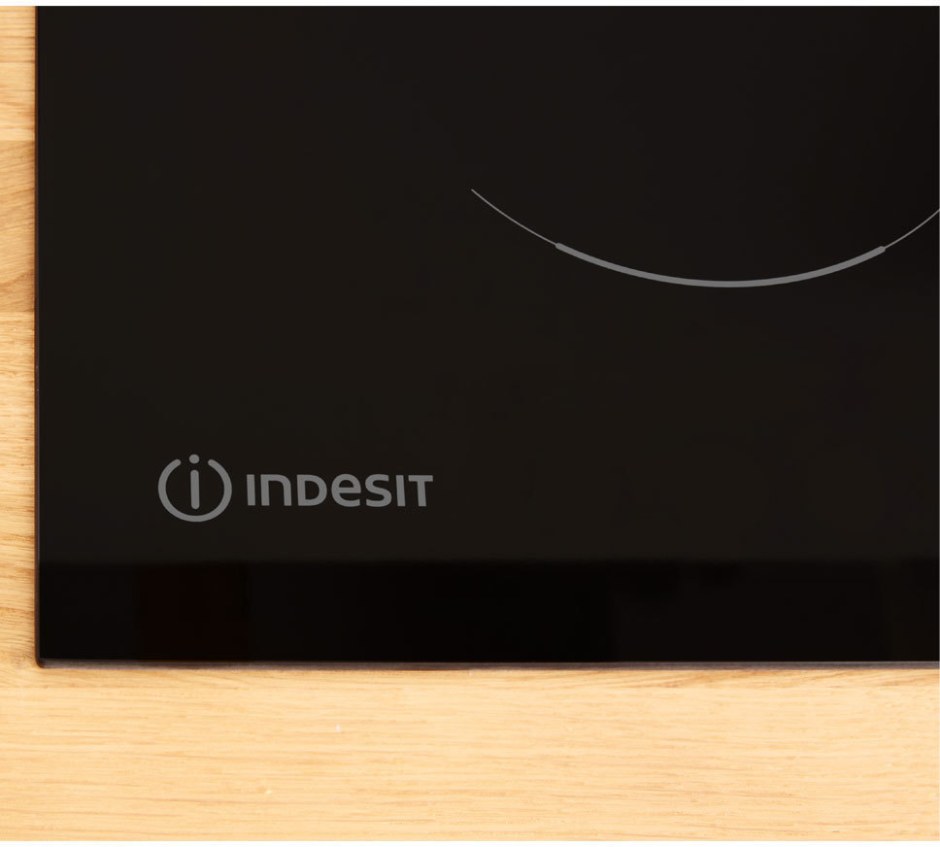 Индукционная варочная панель Indesit Ivia 640 c