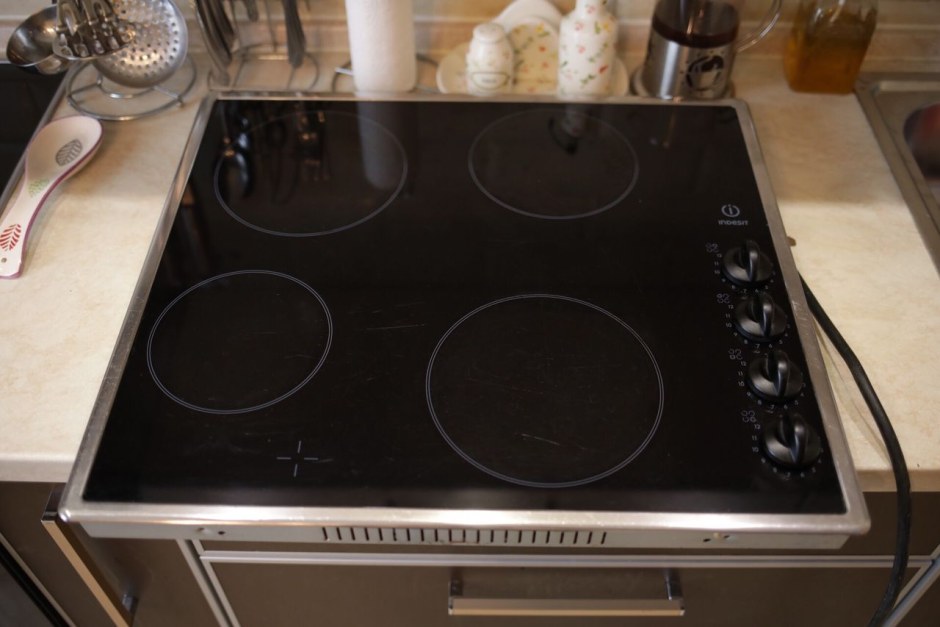 Электрическая варочная панель Indesit MK 64 R