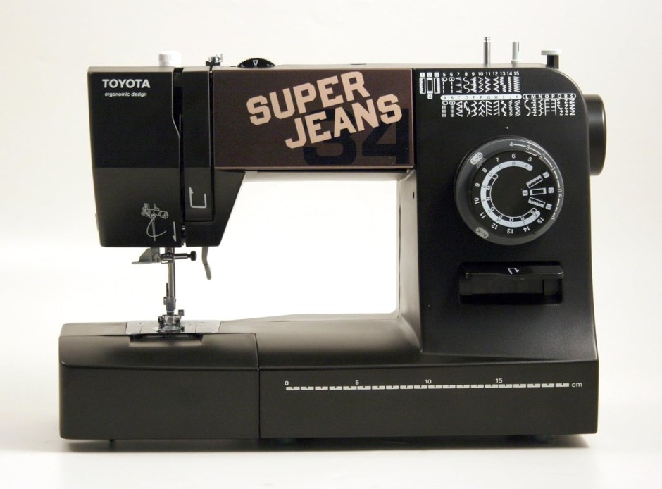 Швейная машина Toyota super Jeans 34 pe