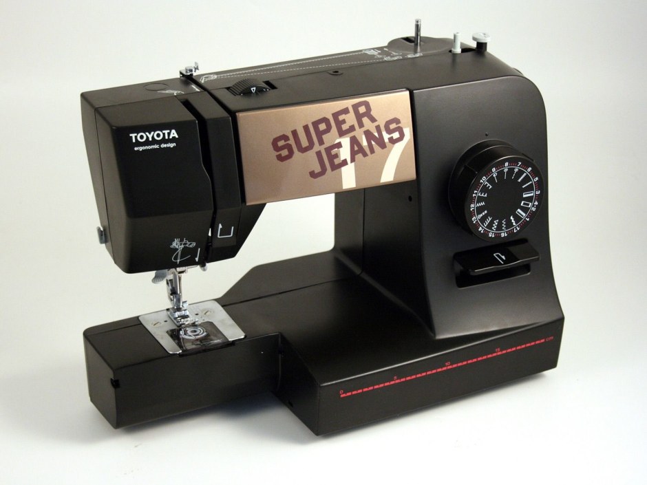 Швейная машина Toyota super Jeans 26xl