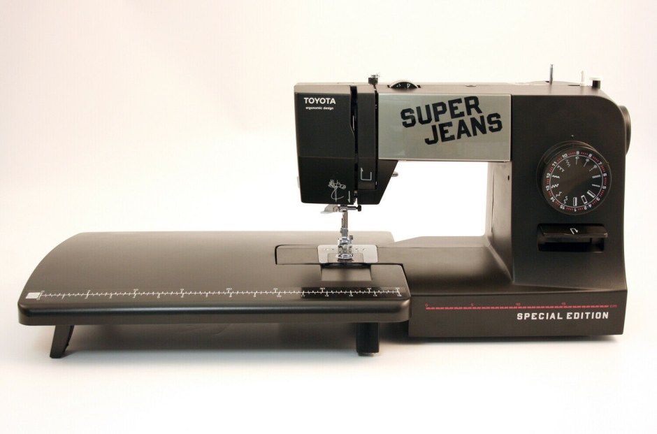Швейная машинка Toyota super Jeans 15