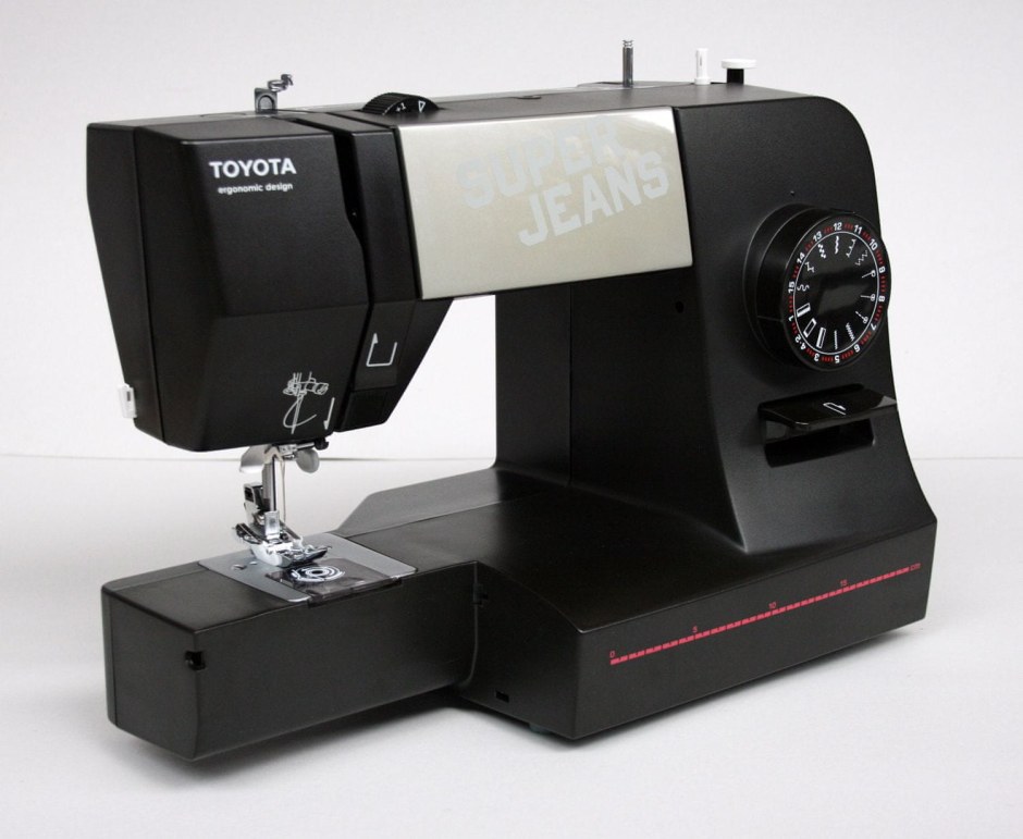Швейная машина Toyota super Jeans 26
