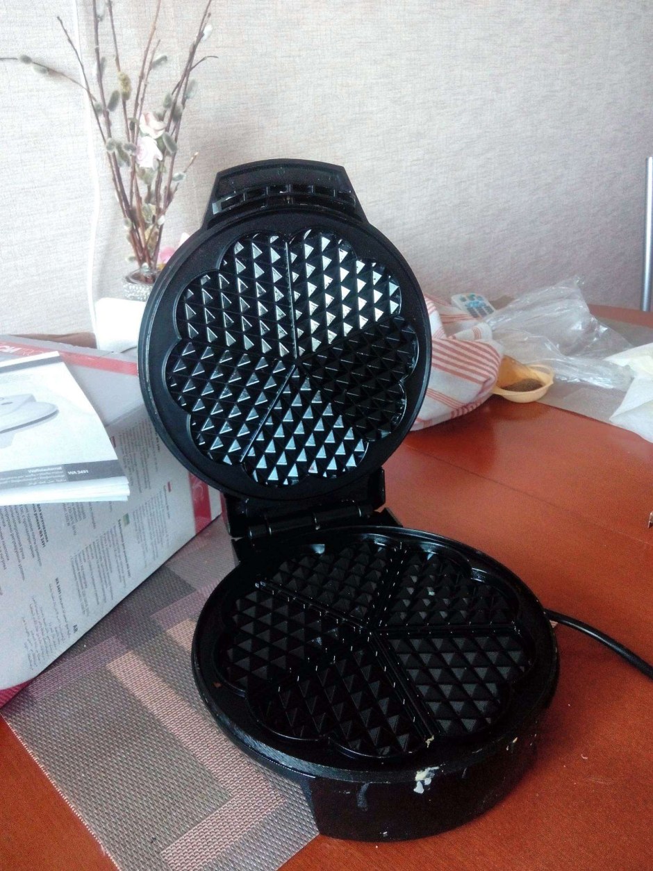 Вафельница Clatronic WA 3745 Schwarz-inox