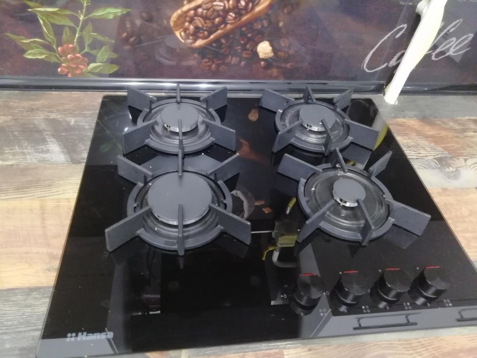 Газовая варочная панель Hansa bhks61038