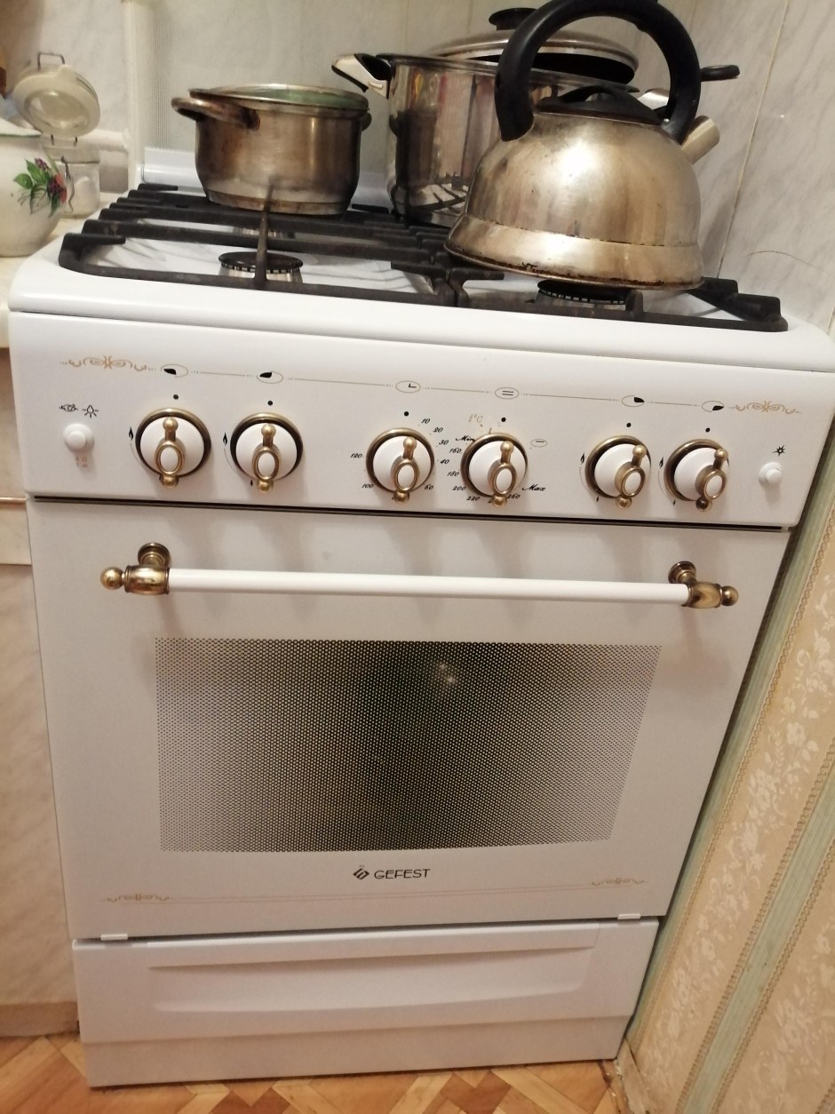 Плита газовая Гефест ретро бежевая 5100 02 0186