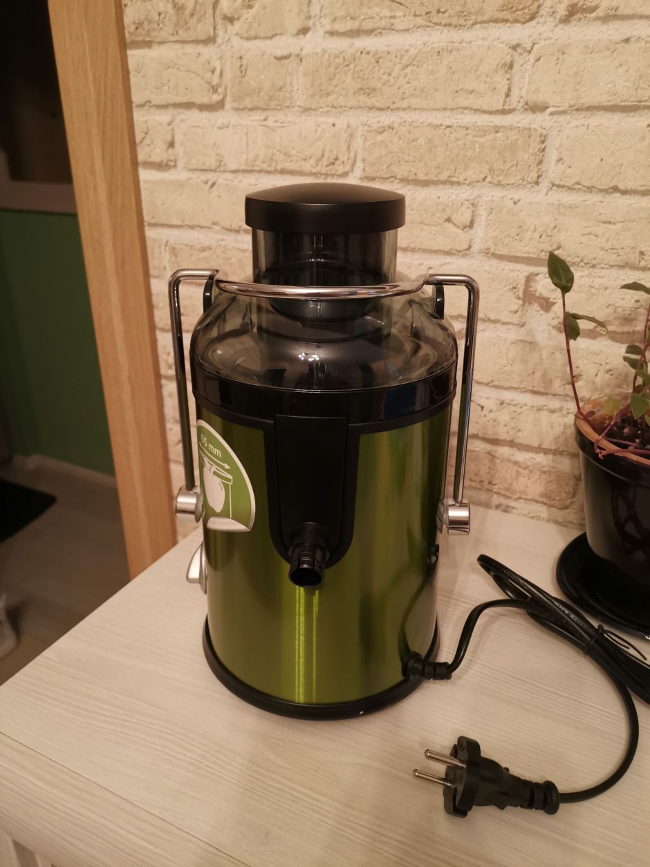 Соковыжималка Scarlett SC-je50s14