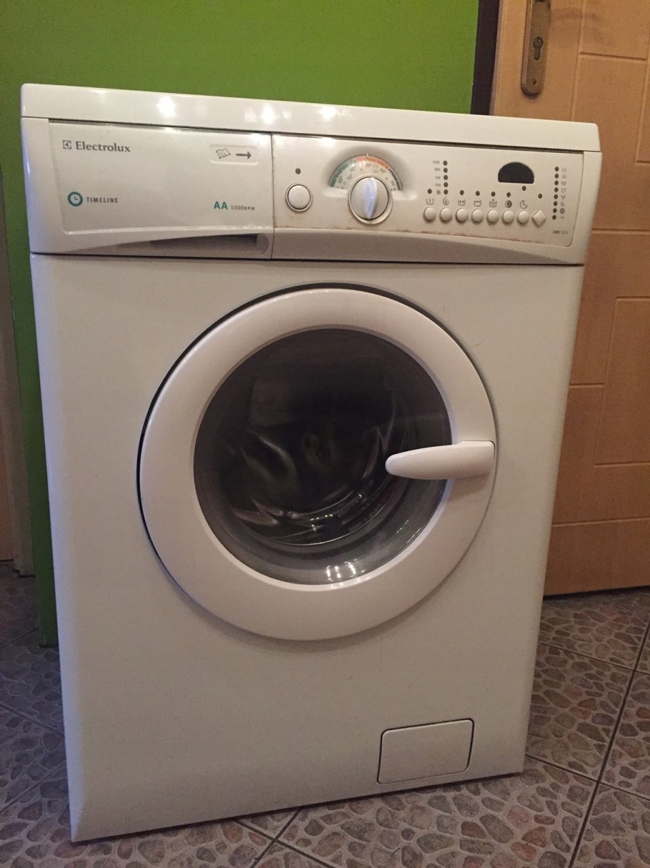 Стиральная машина Electrolux EWS 1077