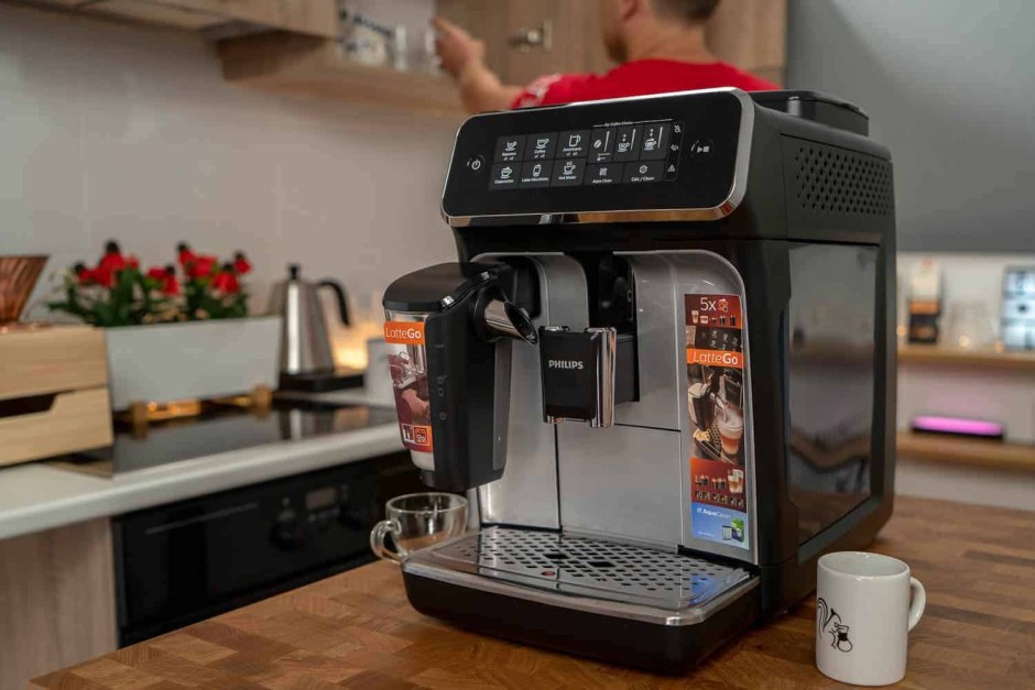 Кофемашина Philips 5400 Latte go