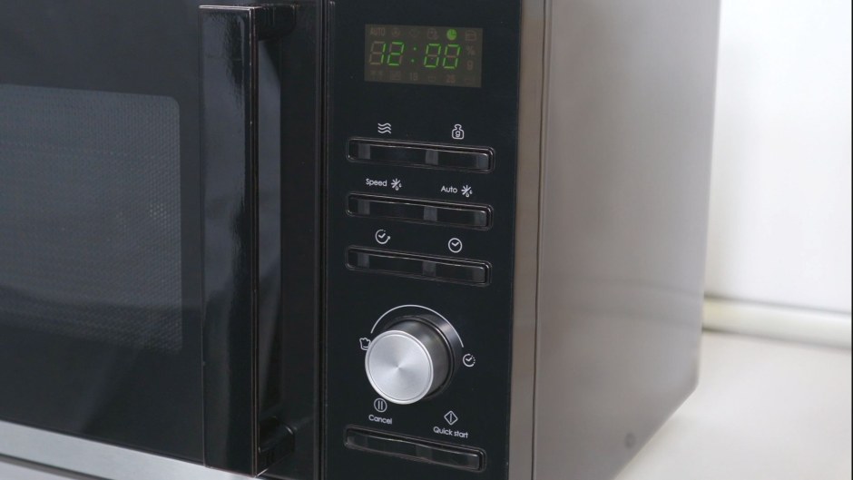 Микроволновая печь Соло Candy Timeless cmwa23tndb-07 черный