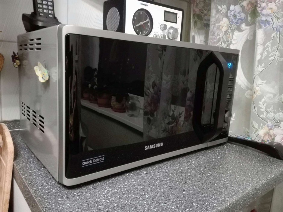 Микроволновая печь Samsung ms23k3515as