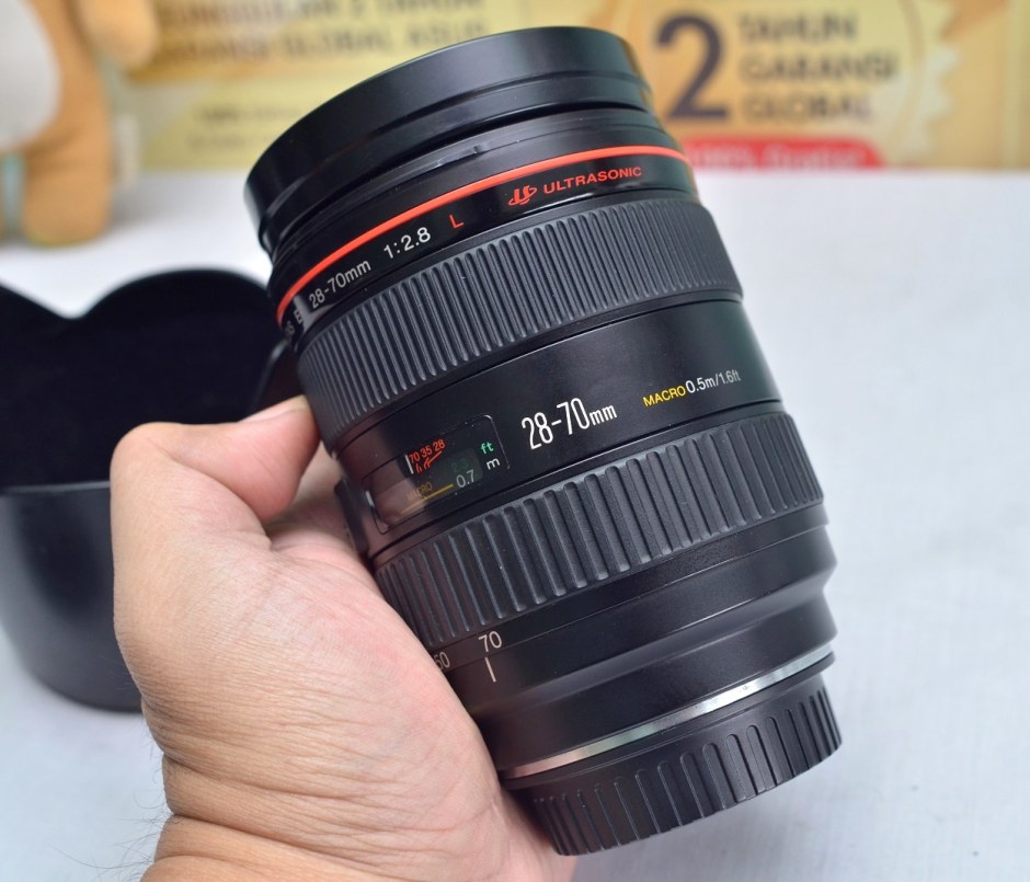 Canon EF 28-70 F/2.8