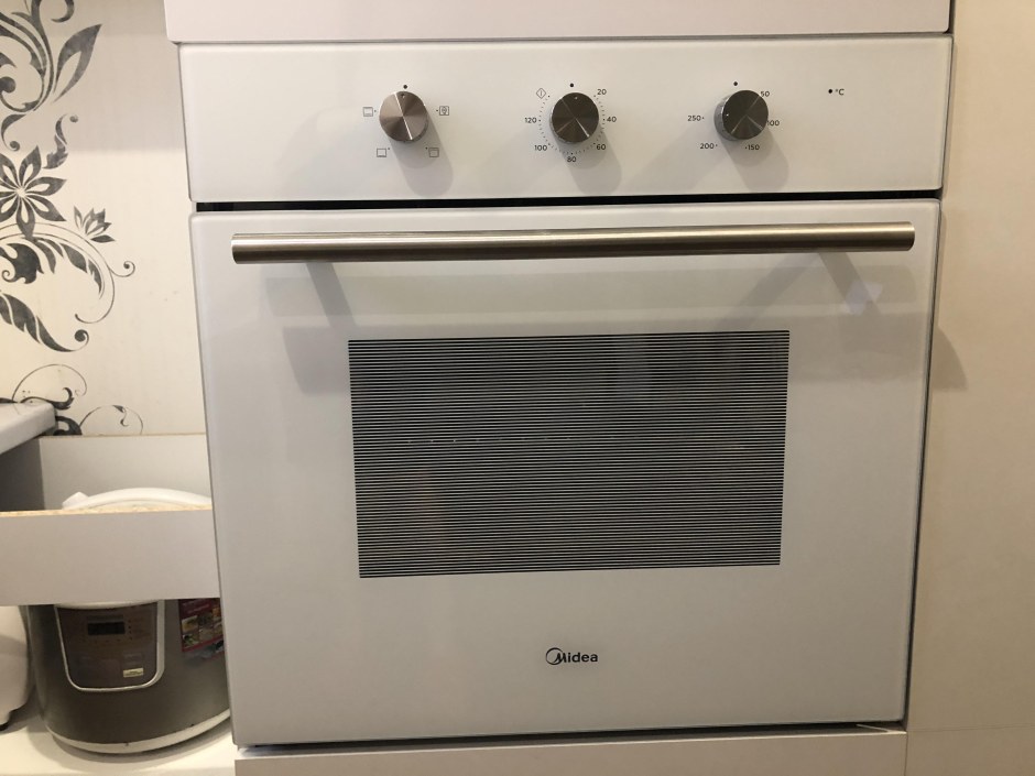 Духовой шкаф Midea mo23001gi