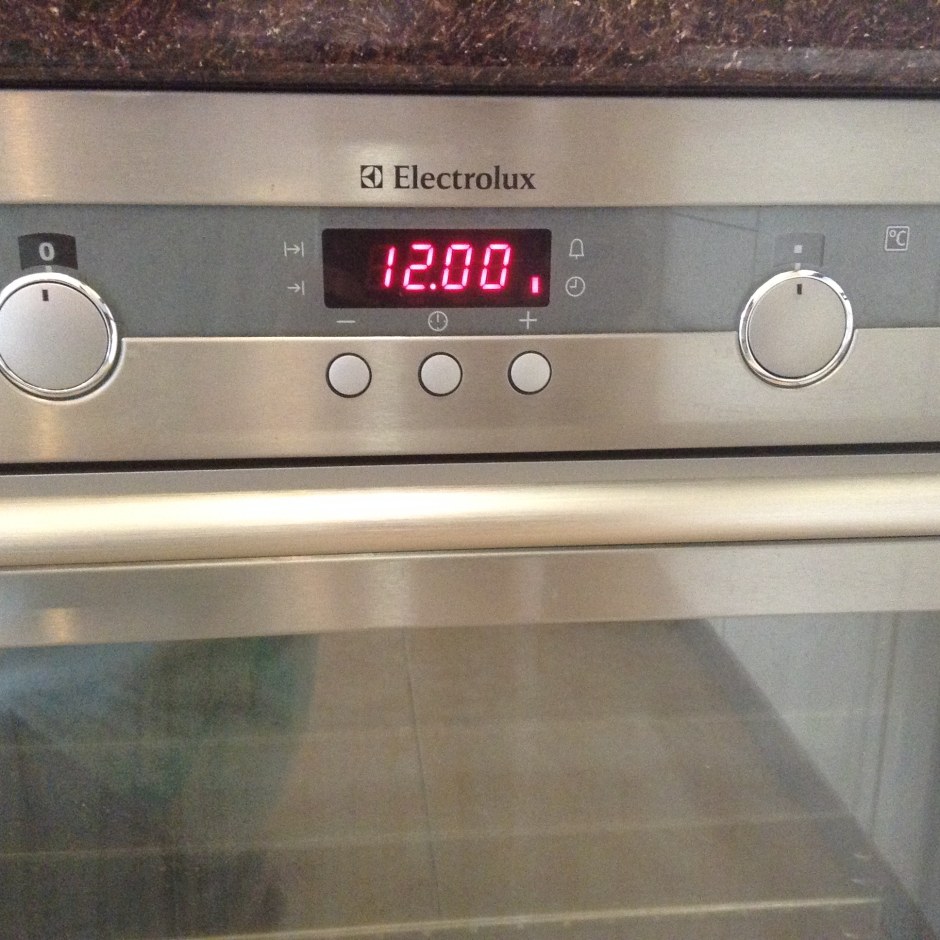 Духовой шкаф Электролюкс e0b32100w