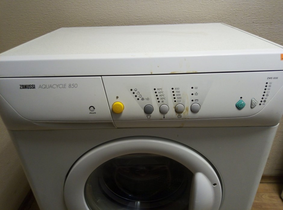 Стиральная машина Zanussi ZWS 830