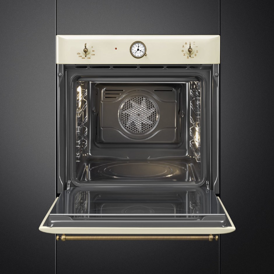 Духовой шкаф Smeg sf855