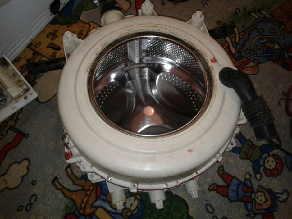Wisl 102 Indesit бак