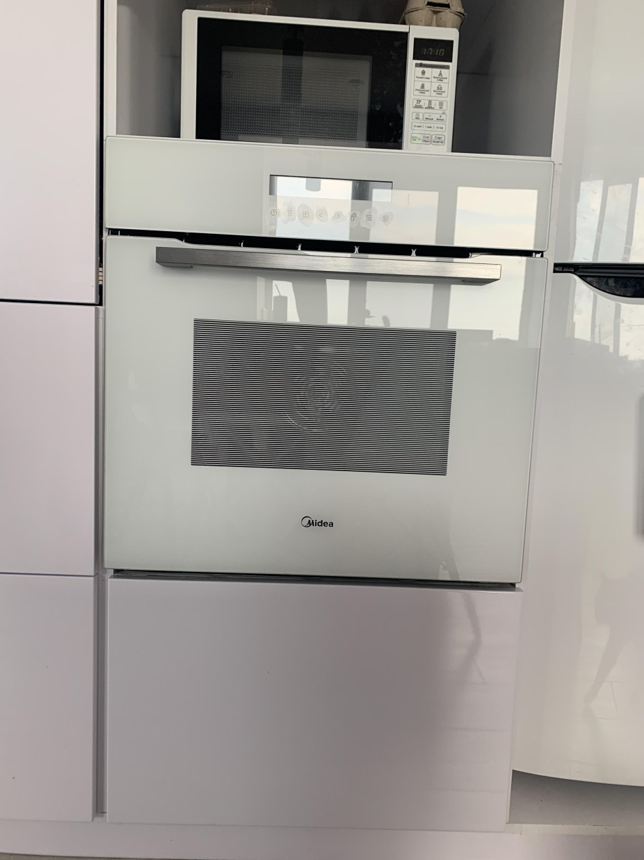 Духовой шкаф Midea mo98200scgw