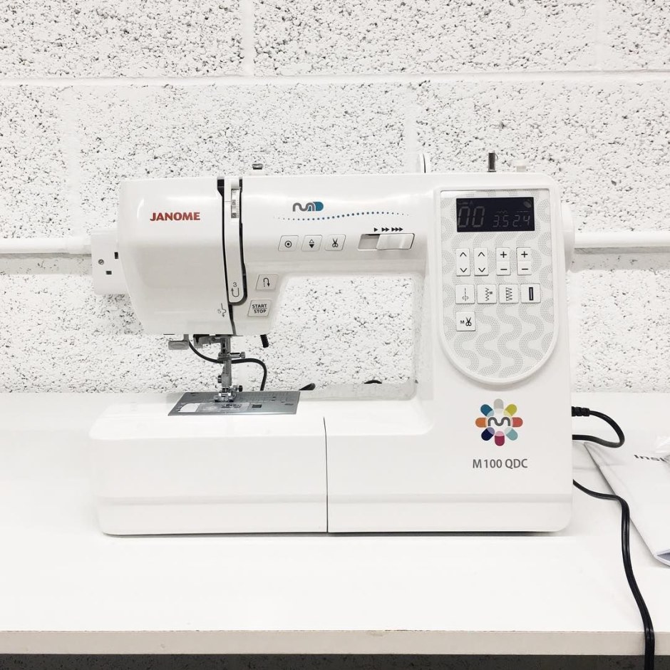 Швейная машина Janome Sew line 200