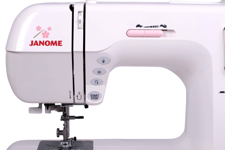 Швейная машинка Janome DC 4030