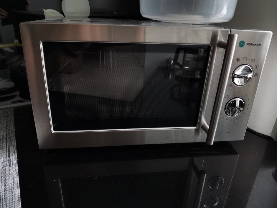 СВЧ Hurakan HKN-wp900