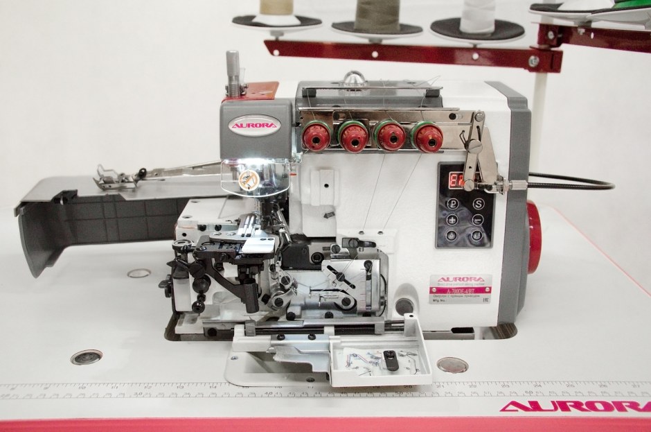 Промышленный 4-х ниточный оверлок Aurora a-700de-4 (direct Drive)